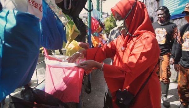 Berita Terkini: Warga Gumuruh Bandung Gotong Royong Sediakan Makanan untuk Bumil Terdampak Pandemi