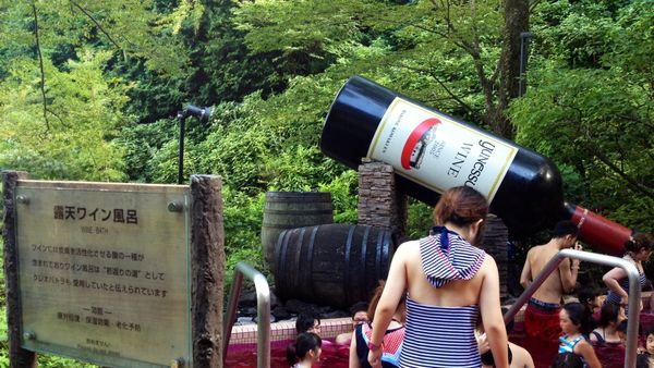 Sensasi Berendam Wine hingga Mabuk di Yunessun Spa Resort Jepang