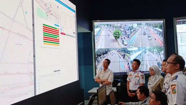 Manfaatkan AI Urai Kemacetan di DKI, Heru Budi Klaim Berkurang hingga 20 Persen