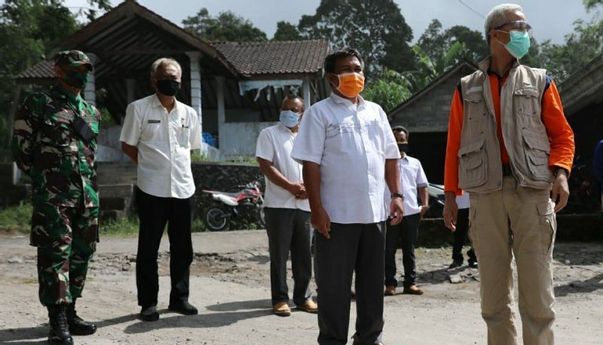 Berita Jateng: Aktivitas Vulkanik Merapi Meningkat, Ganjar Pranowo Cek Kesiapan Simulasi Evakuasi Pengungsi