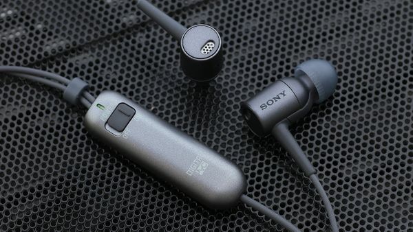 Rekomendasi Earphone Sony Terbaik