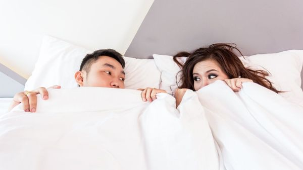 Bikin Awet Muda, Ini Manfaat Morning Sex Bersama Pasangan