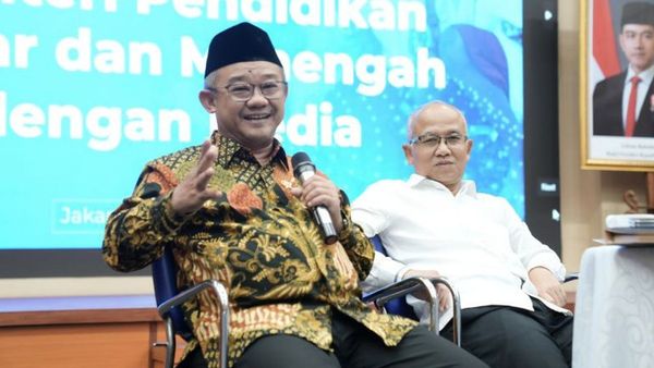 Sudah Dianggarkan, Mendikdasmen Mu'ti Sebut Gaji Guru Bakal Naik 2025