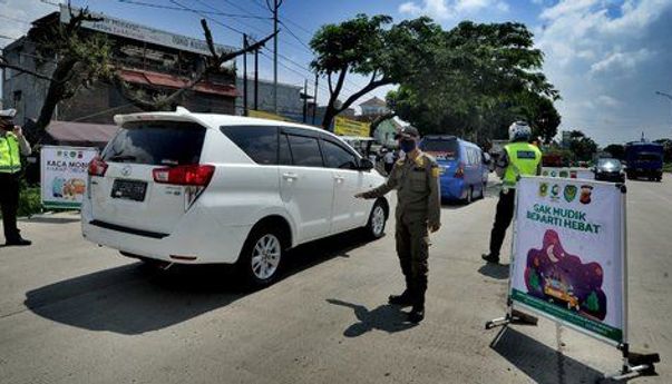 Perketat Larangan Mudik, Polisi Cegat Kendaraan Luar Daerah yang Masuk Magelang