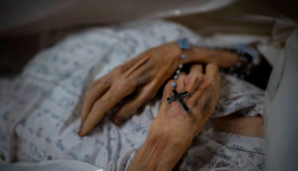 Nenek 85 Tahun Pulang ke Rumah Setelah 9 Hari Dinyatakan Meninggal Akibat Covid-19