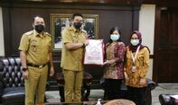 Bobby Nasution Dikirim Bantuan 1.000 Paket Beras+Gula+Minyak dari Jokowi