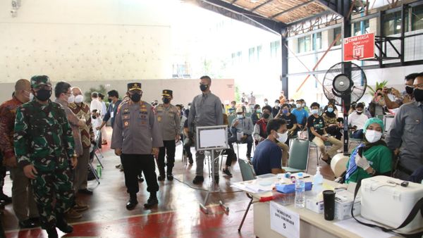 Kali ini Duo Panglima TNI dan Kapolri ada di Jakarta, Tinjau Vaksinasi di Pesantren Minhaajurrosyidiin