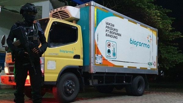 Dikawal Brimob Bersenjata Lengkap, Puluhan Ribu Vaksin Sinovac Tiba di Lampung dan Jawa Tengah
