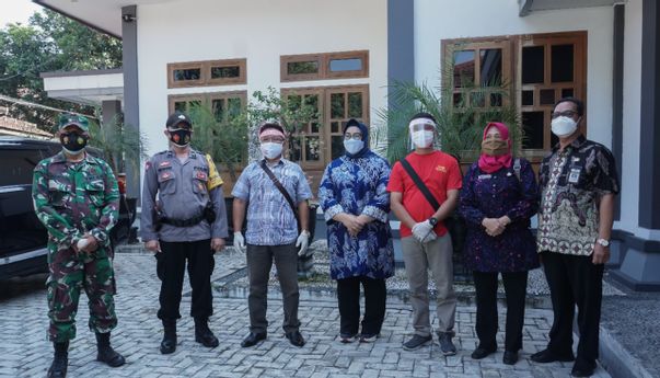 Pemkab Sragen Penuhi Wasiat, Pulangkan Vino yang Yatim Piatu Akibat Covid dari Kutai Barat
