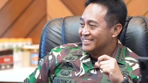 Haris Rusly Moti: Pelantikan Panglima TNI Nunggu Menko Maritim dan Meneg BUMN Baru atau Rabu Pon?