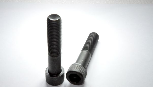 Tidak Perlu Bingung Perbedaan Mur dan Baut, Simak yang Berikut Ini