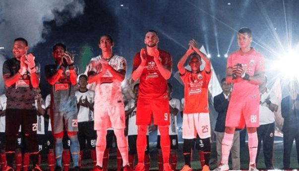 Siap Hadapi Liga 1 2020, Persija Jakarta Perkenalkan Jersey Baru dan 29 Pemain